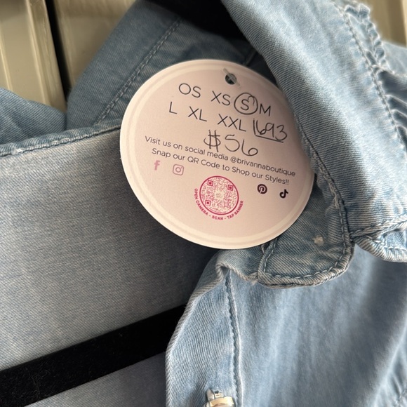 Light Blue Denim Button-Up Shirt - Picture 4 of 5